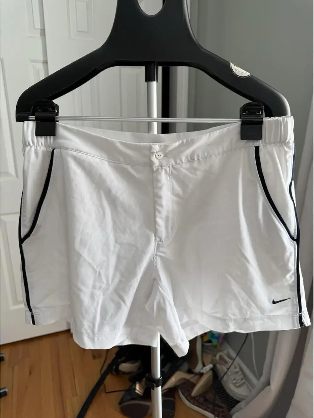 Nike Dri-FIT Women’s White Athletic Golf Shorts Size Large‎ Stretch Performance